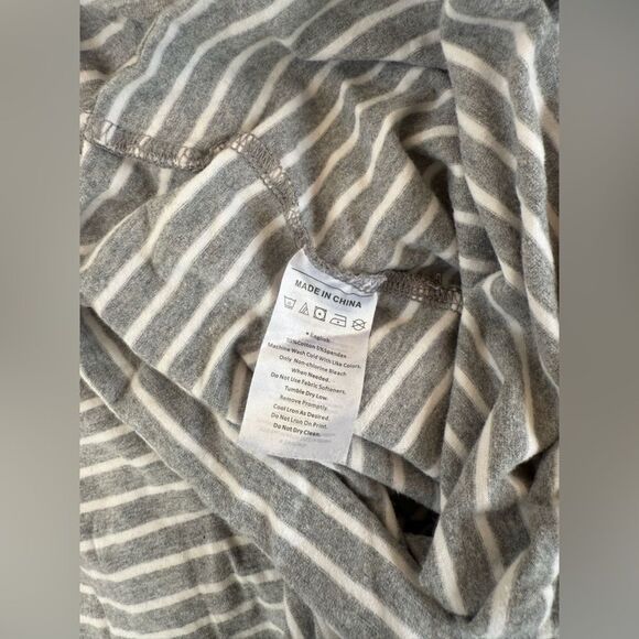 Maternity short sleeves striped ruched gray dress size L - Picture 2 of 3